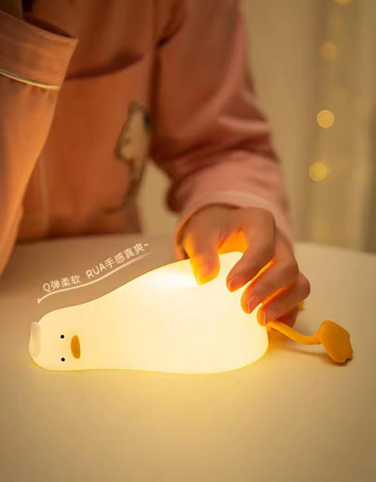 Lying Chicken Lamp