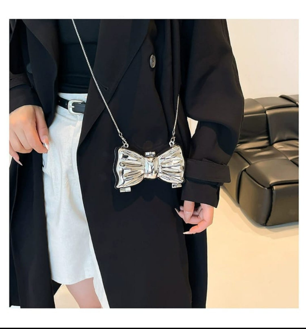 bow-shaped clutch bags