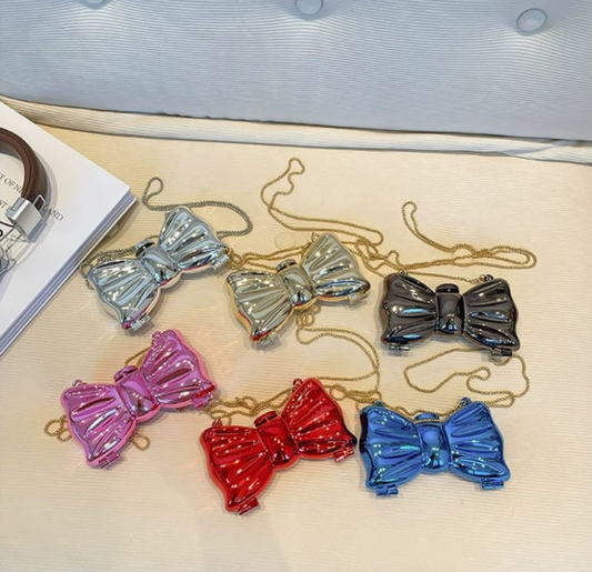 bow-shaped clutch bags