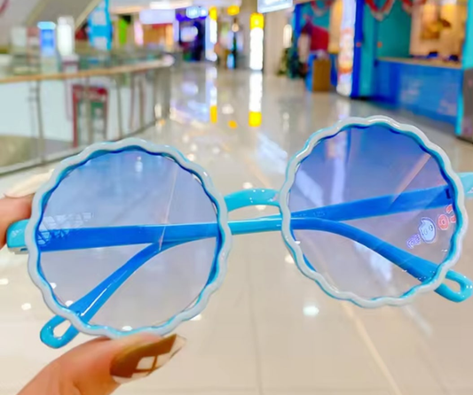 Wavy edges UV400 sunglasses