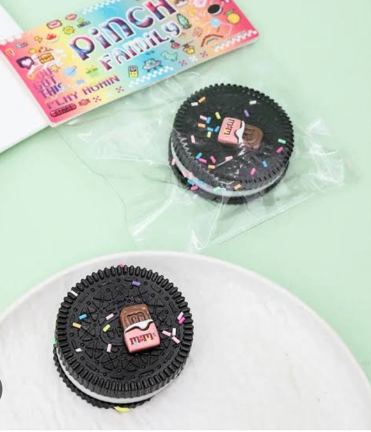 Oreo shape squishes