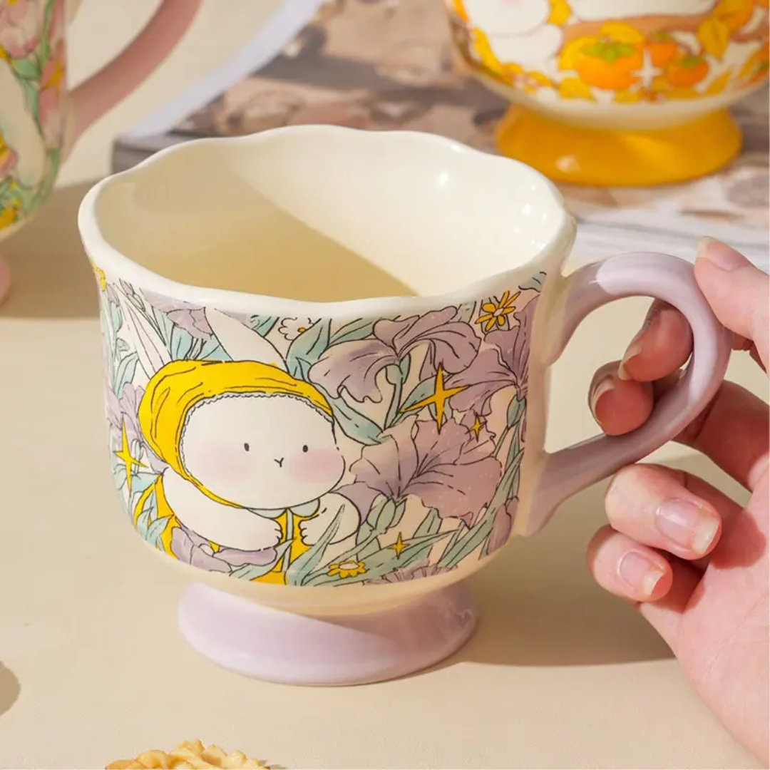 Vintage Floral Ceramic Mug – Elegant Hand-Painted Design