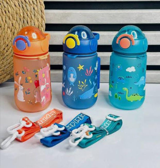 Kids plastic water bottles with straw lid